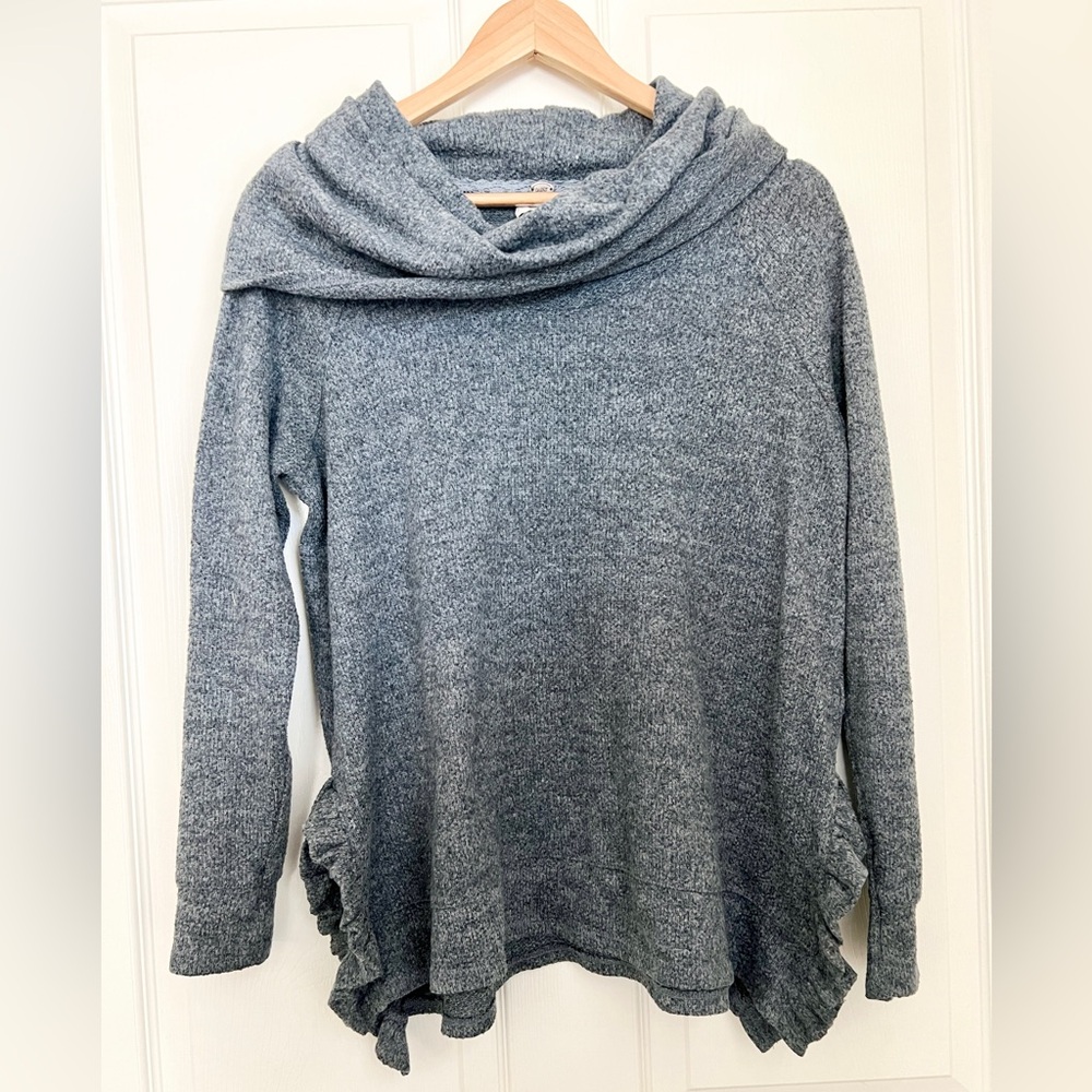 Cupio Gray Long Sleeve Cowl Neck Sweater